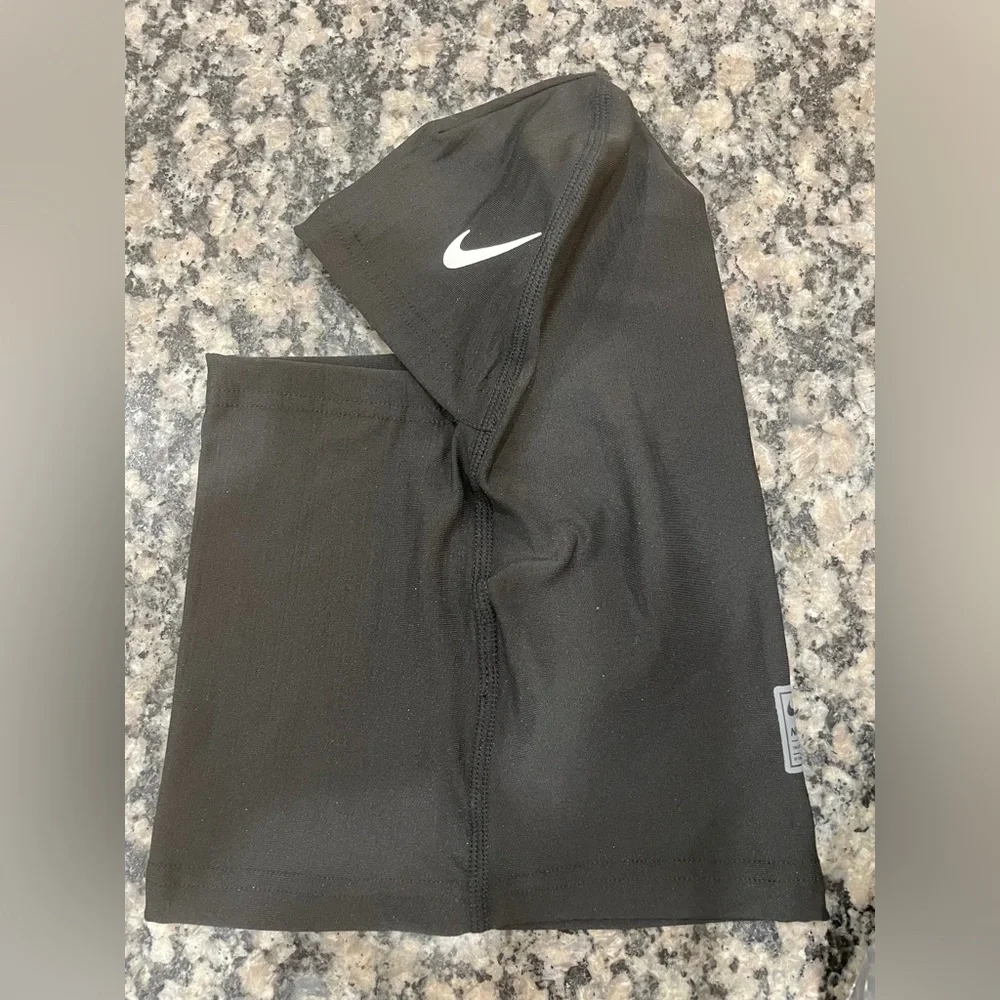 Nike Pro Black Therma-FIT Football Hood
